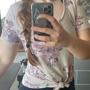 Maurices 24/7 tee with floral pattern. Size: Medium, color: cream and blush pink